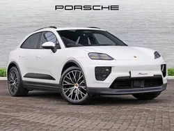 White Used 2025 Porsche Macan SUV | £74,990 (Fair price)