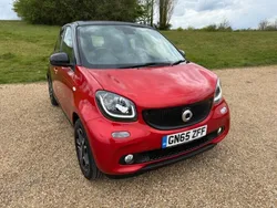 Red Used 2015 Smart ForFour Premium Hatchback | £6,975 (Fair price)