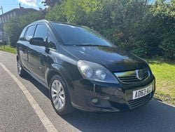 Black Used 2013 Vauxhall Zafira Design Edition MPV | £2,599 (Good price)