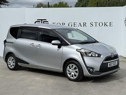 Silver Used 2025 Toyota Sienta MPV | £11,995