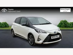 White/black Used 2019 Toyota Yaris Hybrid Hatchback | £13,929 (Fair price)