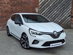 White Used 2022 Renault Clio V Techno Hatchback | £16,298 (Fair price)