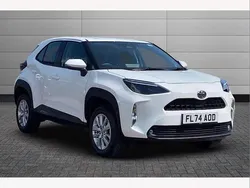 Pure white Used 2024 Toyota Yaris Cross SUV | £22,901 (Good price)