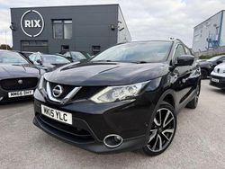 Black Used 2015 Nissan Qashqai Tekna SUV | £9,450 (Good price)