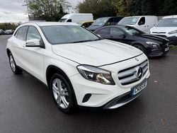 White Used 2015 Mercedes GLA200 SUV | £9,999 (Fair price)