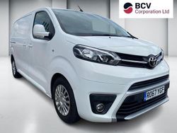 White Used 2017 Toyota Proace Comfort Van | £9,995 (Good price)