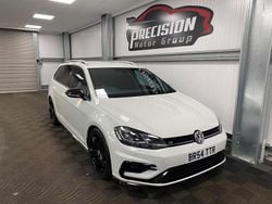 White Used 2018 VW Golf VII R Estate | £17,295 (Fair price)