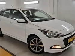 White Used 2015 Hyundai i20 SE Hatchback | £7,099 (Fair price)