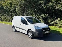 White Used 2018 Peugeot Partner Van | £5,750 (Fair price)