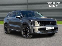 Grey Used 2025 Kia Sorento SUV | £41,990 (Fair price)