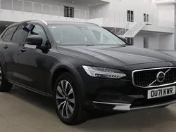 Black Used 2021 Volvo V90 CC Estate | £25,199 (Good price)