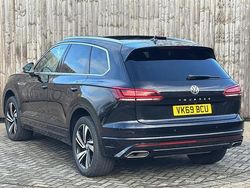 Black Used 2019 VW Touareg R-line SUV | £25,799 (Expensive)