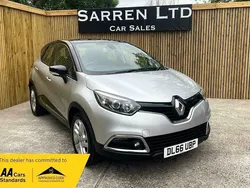 Silver/black Used 2016 Renault Captur Dynamique SUV | £7,395 (Fair price)