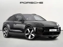 Black New 2025 Porsche Macan SUV | £91,595