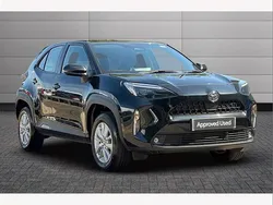 Black Used 2024 Toyota Yaris Cross SUV | £22,995 (Good price)