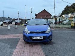 Blue Used 2013 Kia Rio 2 Hatchback | £2,690 (Good price)