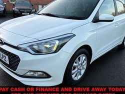 White Used 2018 Hyundai i20 SE Hatchback | £5,595 (Fair price)