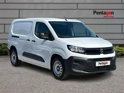 White New 2025 Vauxhall Combo MPV | £23,040