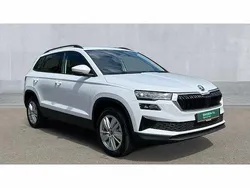 Moon white metallic New 2025 Skoda Karoq SE SUV | £25,290 (Fair price)