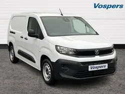 White New 2024 Vauxhall Combo MPV | £16,950 (Super price)