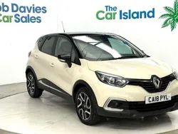 White Used 2018 Renault Captur Iconic SUV | £8,250 (Fair price)