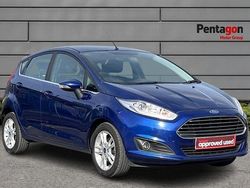 Blue Used 2015 Ford Fiesta Zetec Hatchback | £4,300 (Fair price)