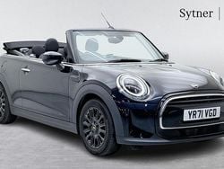 Black Used 2021 Mini Cooper Classic Hatchback | £18,500 (Fair price)