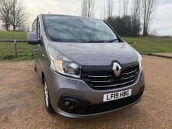 Grey Used 2019 Renault Trafic MPV | £13,475 (Good price)