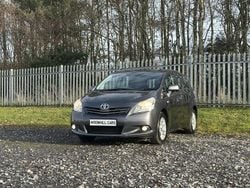Grey Used 2010 Toyota Verso MPV | £2,000 (Good price)