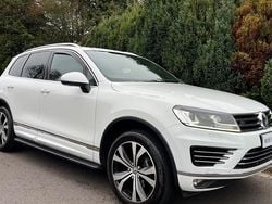 White Used 2016 VW Touareg R-line SUV | £14,500 (Super price)