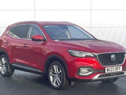 Red Used 2023 MG HS Exclusive SUV | £15,661 (Fair price)