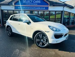 White Used 2010 Porsche Cayenne SUV | £12,495 (A bit pricey)