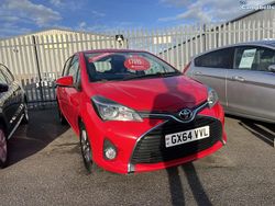 Red Used 2014 Toyota Yaris Hatchback | £7,695 (Fair price)