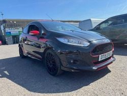 Black Used 2015 Ford Fiesta Zetec Hatchback | £2,995 (Good price)