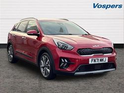 Red Used 2021 Kia Niro 3 SUV | £17,995 (Fair price)