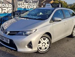 Silver Used 2014 Toyota Auris Active Estate | £4,495 (Good price)
