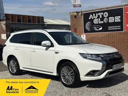 White Used 2020 Mitsubishi Outlander P-HEV Plus | £8,990 (Good price)