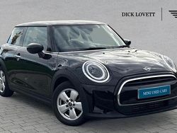 Black Used 2021 Mini Cooper Classic Hatchback | £15,225 (Fair price)