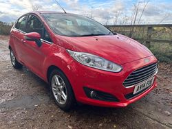Red Used 2014 Ford Fiesta Zetec Hatchback | £3,895 (Fair price)