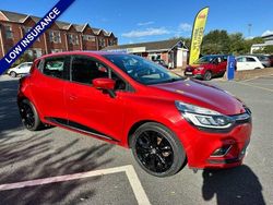 Red Used 2016 Renault Clio IV Dynamique Hatchback | £6,495 (Fair price)