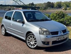 Silver Used 2002 Renault Clio II Hatchback | £6,000 (Expensive)