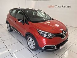 Red/black Used 2016 Renault Captur Dynamique SUV | £6,994 (Fair price)