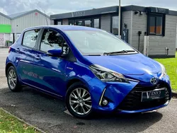 Blue Used 2017 Toyota Yaris Hybrid Hatchback | £11,995 (Fair price)