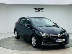Used 2017 Toyota Auris Hybrid | £9,989 (Good price)