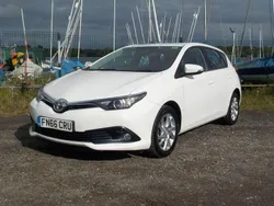 White Used 2016 Toyota Auris Business Edition Hatchback | £6,295 (Fair price)