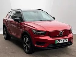 Red Used 2022 Volvo XC40 Core SUV | £21,899 (Fair price)