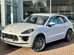 White Used 2019 Porsche Macan Turbo SUV | £47,750 (Fair price)