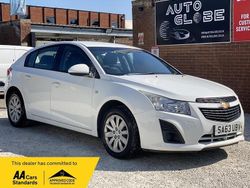 White Used 2013 Chevrolet Cruze LS Hatchback | £2,290 (Fair price)