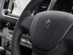 White Used 2023 Peugeot Expert Premium Van | £18,196 (Fair price)