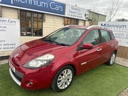 Red Used 2011 Renault Clio GrandTour Dynamique Estate | £3,795 (Fair price)